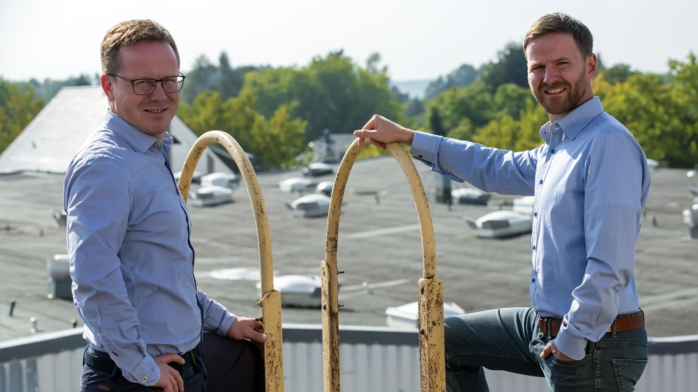 David und Benjamin Seidl auf einer Baustelle